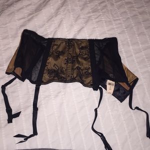 Victoria’s Secret waist corset. Size XS/S has tagged attached NEW!